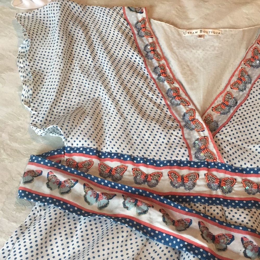 Silk blouse. Ties in the back